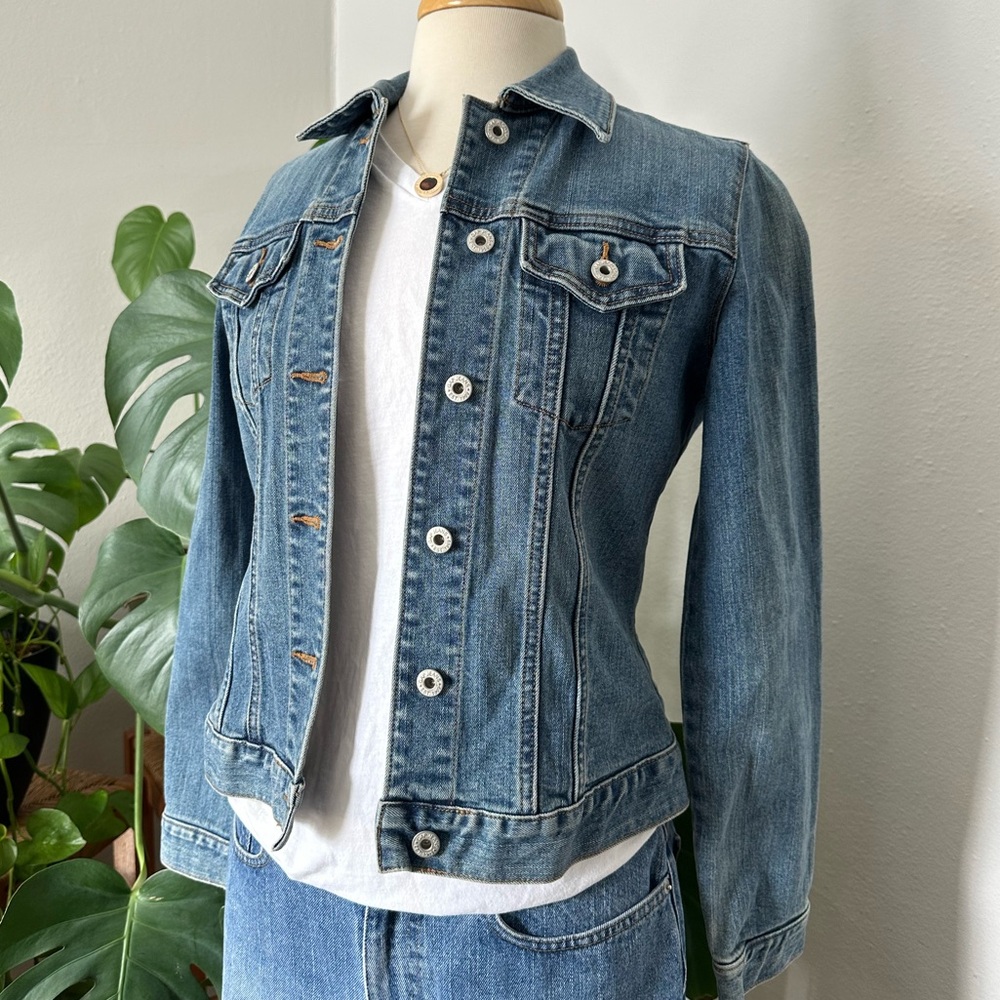GAP Medium Blue Denim Jean Jacket